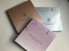 Trusa machiaj Glow Kit 4 pudre Highlighter Anastasia - model la alegere foto