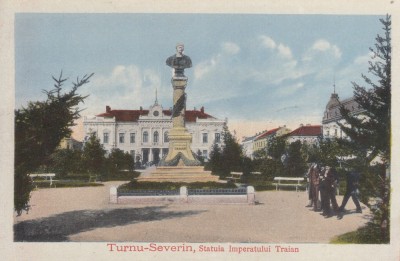 TURNU SEVERIN STATUIA IMPARATULUI TRAIAN foto