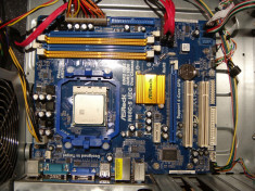 Placa de baza socket Am2+ Am3 ASROCK N68C-S UCC 2 sloturi DDR2 + 2 sloturi DDR3 foto