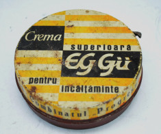 Cutie tabla veche cu reclama pentru crema de ghete Eggu foto