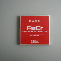 SONY FERRI-CHROME Fe-cR-7- 550 BL, 550 m, Plastic 18 cm, cu banda, RARA