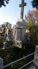 Doua loc uri de veci, Cimitir Eternitatea Galati foto