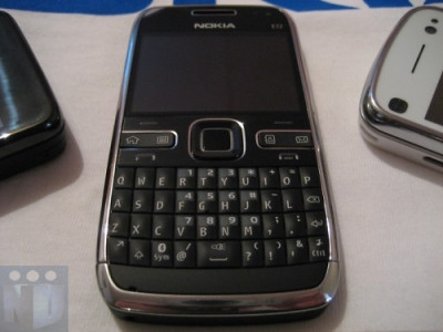 Nokia e72 negru sau argintiu / reconditionat / impecabil foto