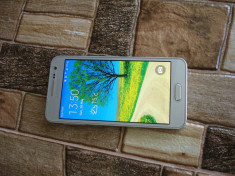 SAMSUNG A3 - smartphone 4G decodat - display 4.5&amp;quot; inch - quadcore IMPECABIL ! foto