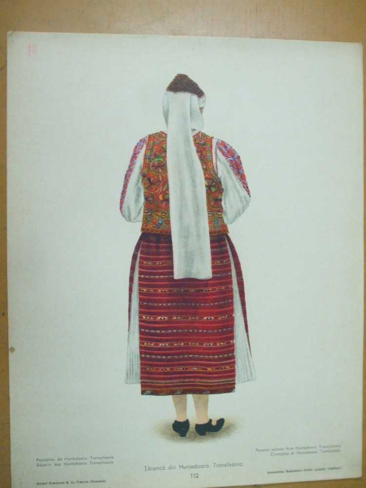 Hunedoara Transilvania costum popular taranca vesta fusta ie acoperamant  cap | Okazii.ro