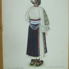 Meria Hunedoara Transilvania costum popular taranca ie fusta opinci podoaba cap