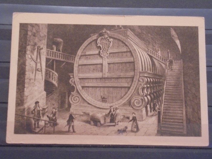 CARTE POSTALA HAZLIE- BUTOI IMENS INTR- UN DEPOZIT DE VIN CU CUMPARATORI-1900-