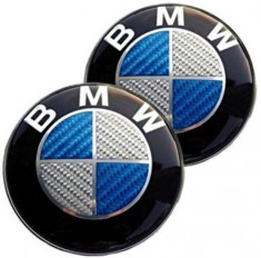 Emblema / Logo / Sigla BMW Din Fibra De Carbon 82mm - Alb cu Albastru foto