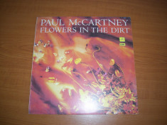 PAUL McCARTNEY-FLOWERS IN THE DIRT disc vinil LP vinyl pick-up pickup foto