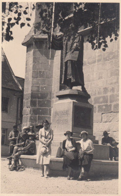 BRASOV BISERICA NEAGRA STATUIA LUI HONTERUS FOTO AGFA foto