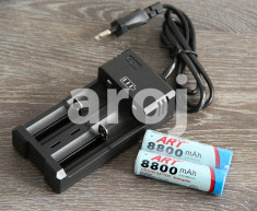 Set 2 Baterii Acumulator 3,7V Li-ion 8800 mAh 18650 + incarcator priza foto