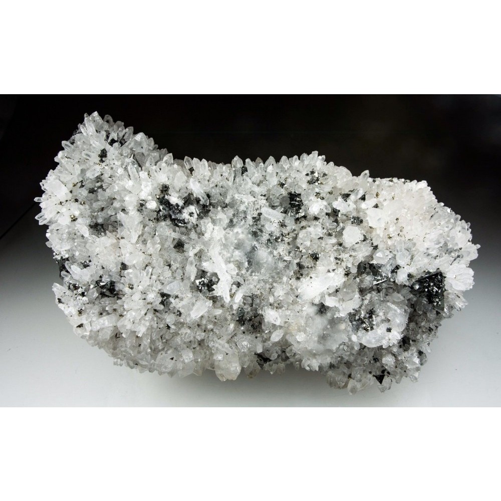 Minerale Flori De Mina Tetraedrit Pe Cuart Cavnic Romania