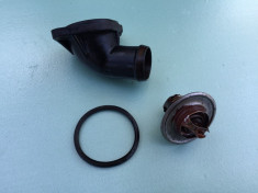 Termostat + Carcasa Audi A4 B5 Volkswagen Passat B5 A6 C5 030121121 1995-2000 ! foto