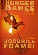 Jocurile foamei: volumul 2 - Sfidarea de Suzanne Collins foto