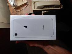 Iphone 8 64 GB Silver Nou (Boxed).Unlocked foto