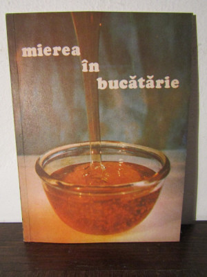 MIEREA IN BUCATARIE foto