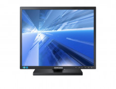 Monitoare second hand LED Samsung S19C450BR, fara picior foto