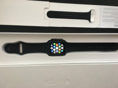 Apple - Apple Watch Series 2 42mm Space Gray Aluminum Case Black Sport Band foto