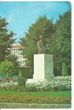 (A) carte postala-BISTRITA-Statuia lui Liviu Rebreanu, Circulata, Printata