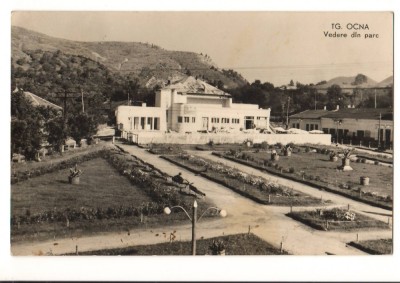 CPI (B9324) CARTE POSTALA - TARGU OCNA. VEDERE DIN PARC, RPR foto