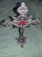 Crucifix metalic,impunator,crucifix vintage pentru semineu,T. GRATUIT foto