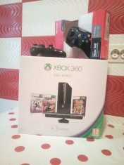 Xbox-360 4GB +Kinekt+2 controllere foto