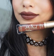 Ruj lichid mat Too Faced Melted Matte Nuanta Naughty By Nature foto