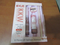 TRUSA KYLIE MAKE UP 6 PIESE --SUPER PRET,SUPER CALITATE! foto