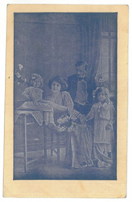 213 - FAMILY, Romania - old postcard - used foto