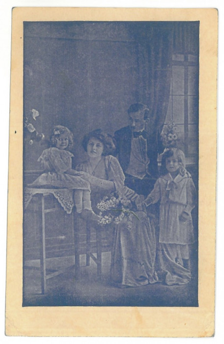 213 - FAMILY, Romania - old postcard - used