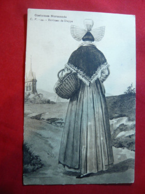 Ilustrata - Folclor - Costum Normand feminin , inc.sec.XX- Felicitare An Nou foto
