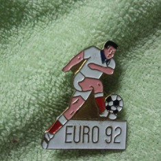 Insigna vintage de colectie FOTBAL EURO 1992,T. POSTA