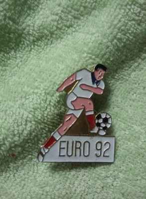 Insigna vintage de colectie FOTBAL EURO 1992,T. POSTA foto