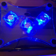 Masuta cooler extern pentru laptop cu 3 ventilatoare + lumina albastra eleganta