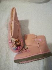 Cizme UGG cu Ana si Elsa 25-30 foto