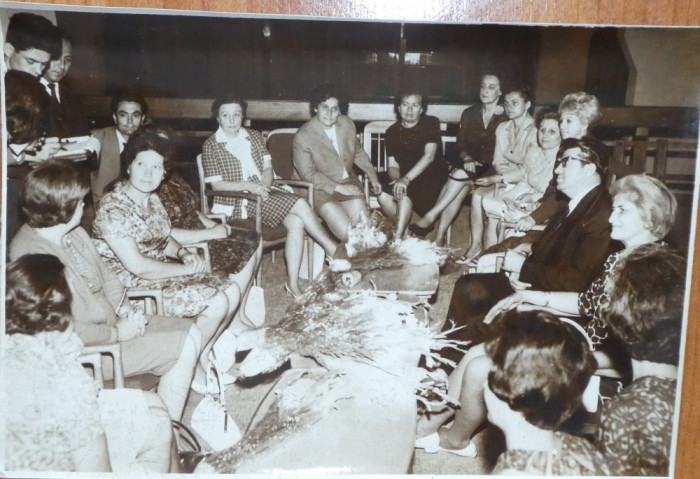 2 fotografii originale cu Mia Groza la un seminar ONU in 1969