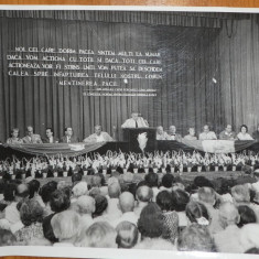 Fotografie originala de la o adunare comunista , cu Mia Groza in prezidiu