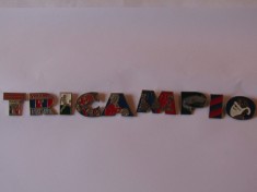 Lot 9 insigne fotbal - FC BARCELONA (&quot;TRICAMPIO&quot;)