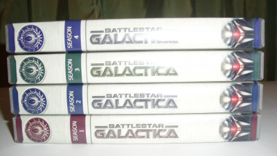 Battlestar Galactica 2004 2009 4 sezoane DVD foto