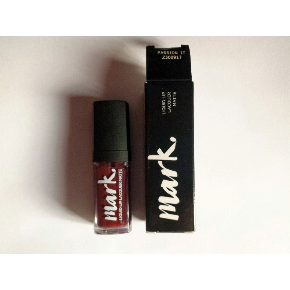 Avon Ruj Lichid Mark Cu Aspect Mat Arhiva Okaziiro