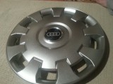 Capace Roti Audi R15, Compatibil VW Opel Ford Laguna Logan Kia Volvo Fiat Hyundai Toyota, Set 4 Bucati, Emblema Metalica, Cod 303