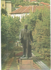 Deva 1976 - statuia Petru Groza foto