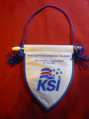 Fanion Sportiv al Federatiei Fotbal Islanda , h= 11,3 cm foto