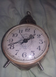 Ceas vechi de masa cu clopot,ceas de epoca functional,patina vintage,T.POSTA
