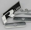 Accesoriu metal auto pt grila rline R line rosie sau neagra si kit prindere, Bmw