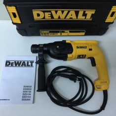 Ciocan Rotopercurator DEWALT D25033-qs Fabricatie 2015