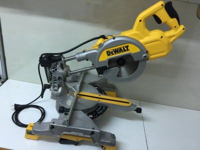 Ferastrau Circular DEWALT DWS777-qs Fabricație 2016 foto