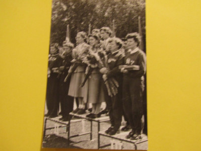 Carte postala-Echipa feminina campioana europeana la arma libera Bucuresti 1955 foto