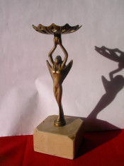 STATUETA DIN BRONZ foto