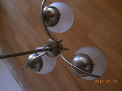 Doua lampi tavan: 1)Art Deco,trei lumini 2)glob pe fir (conf.poze si descriere) foto